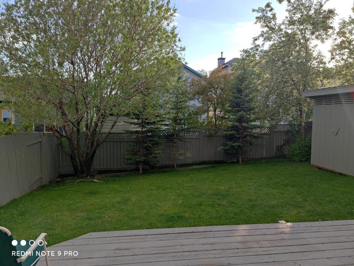 Lovely Home YYC 외부 사진