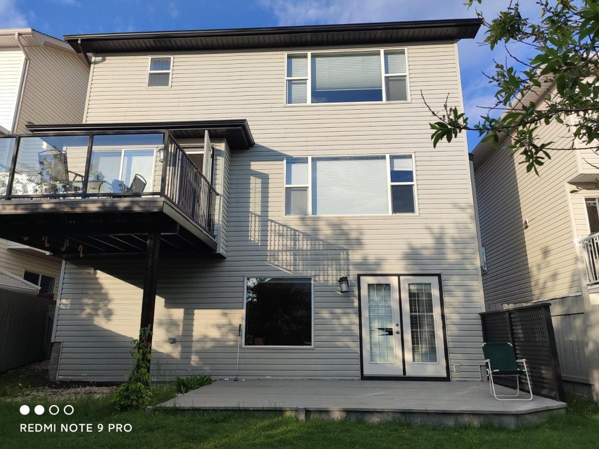 Lovely Home YYC 외부 사진